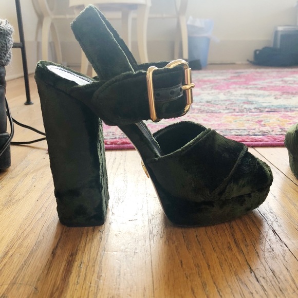 PRADA- Crushed Green Velvet Platform Pumps - Picture 2 of 4